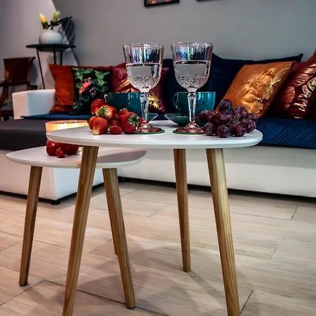 Dwunastka شقة ميلنو